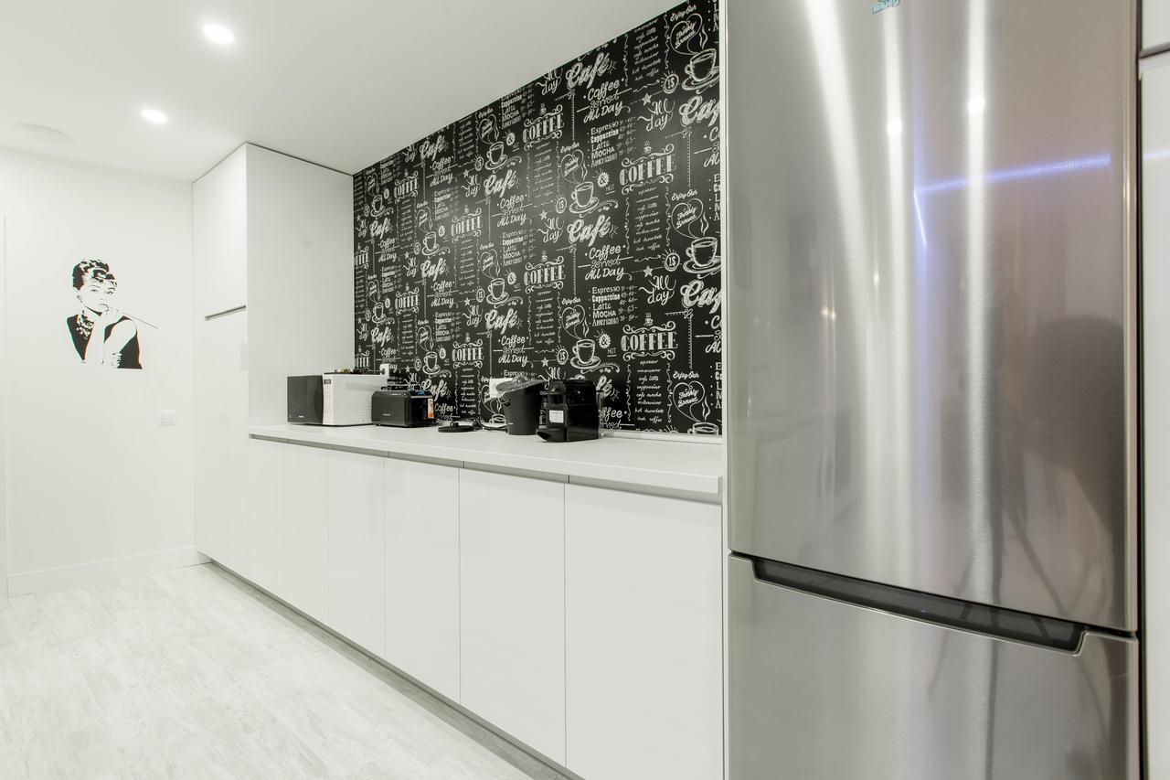 Bookinmadrid Com - Cascorro Sq 18 Pax Apartamento Exterior foto