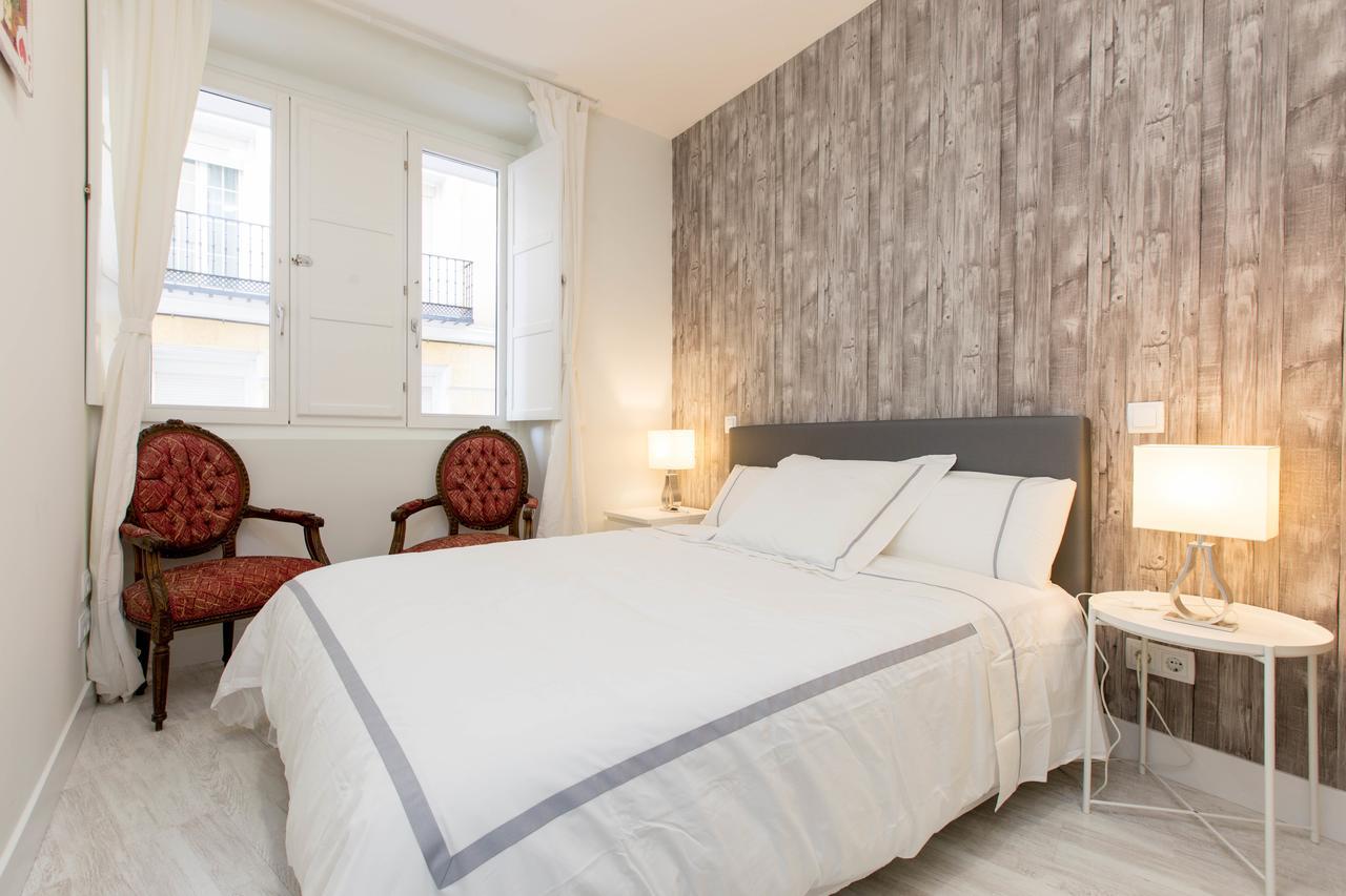 Bookinmadrid Com - Cascorro Sq 18 Pax Apartamento Exterior foto